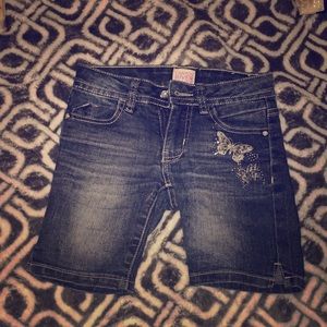 Skinny shorts with butterfly’s